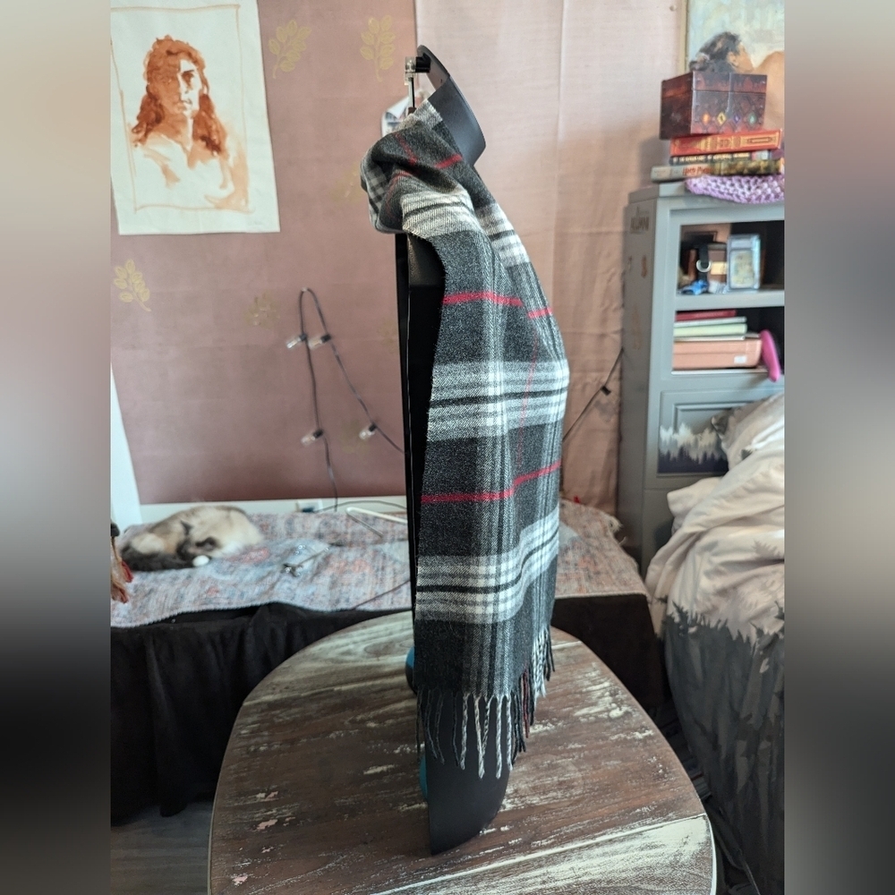 Frass Black and gray red striping 100% acrylic soft scarf